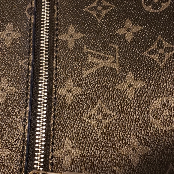 LV messenger bag - Picture 2 of 9